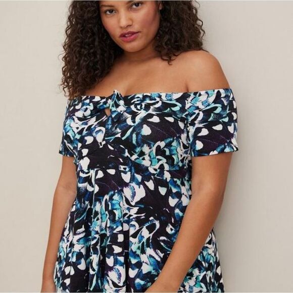 Torrid Babydoll super soft Tie front off the shoulder top size 5 NWT - Picture 1 of 5